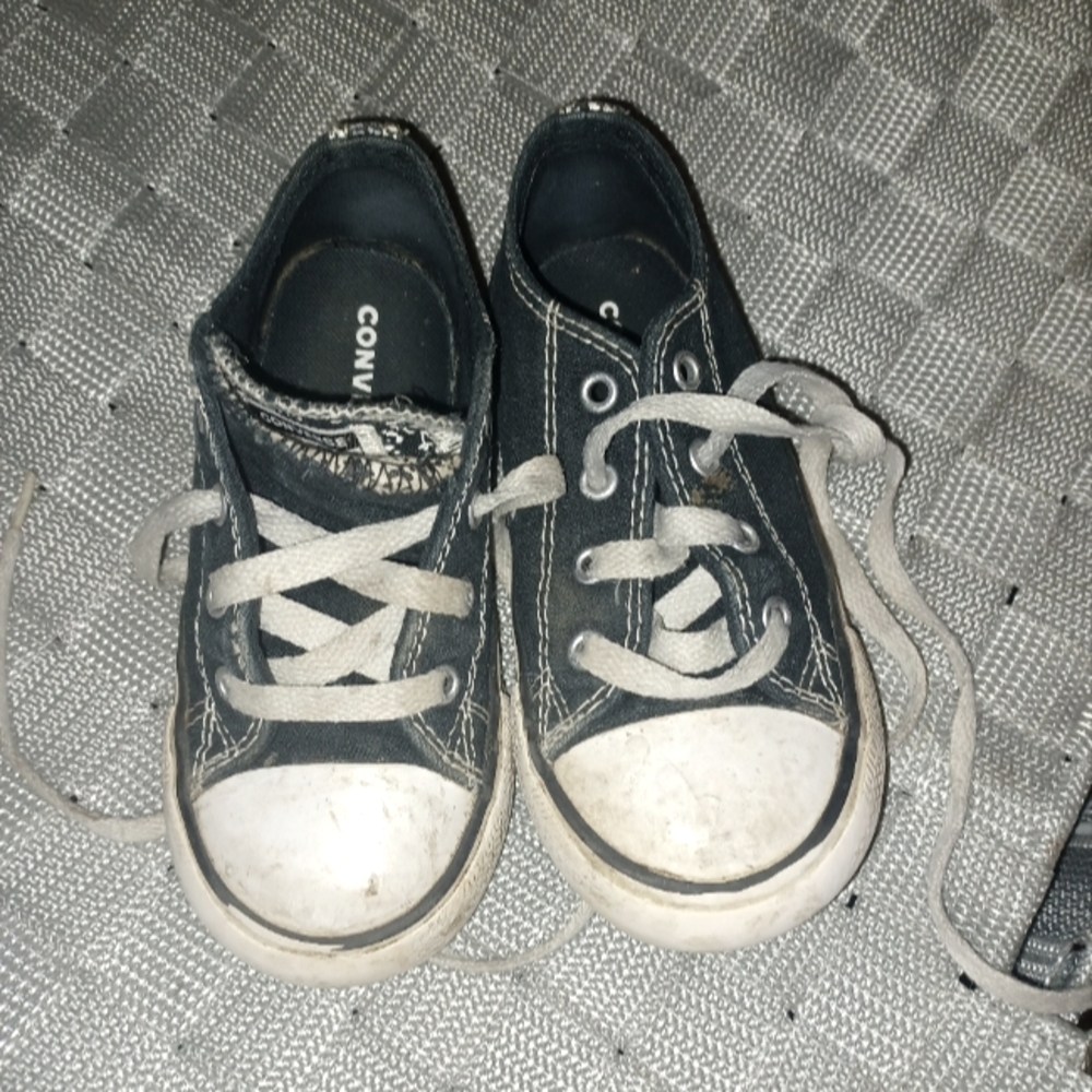 Toddler converse shoes size 9